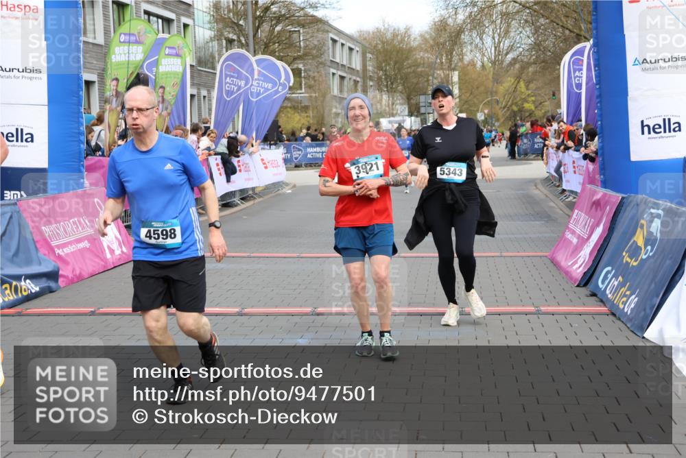 12.04.2026 - 45. Internationalen Wilhelmsburger Insellauf Strokosch-Dieckow http://msf.ph/oto/9477501 12.04.2026 12:57:28 Ziel 3985, 4598, 3921, 5343, 3867, 5500, 5073 meine-sportfotos.de
