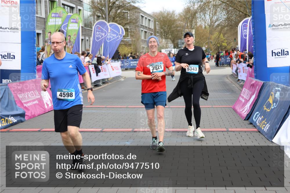 12.04.2026 - 45. Internationalen Wilhelmsburger Insellauf Strokosch-Dieckow http://msf.ph/oto/9477510 12.04.2026 12:57:28 Ziel 3985, 4598, 3921, 5343, 3867, 5500, 5073 meine-sportfotos.de