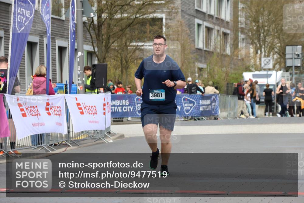 12.04.2026 - 45. Internationalen Wilhelmsburger Insellauf Strokosch-Dieckow http://msf.ph/oto/9477519 12.04.2026 13:30:42 Ziel 5241, 3981 meine-sportfotos.de