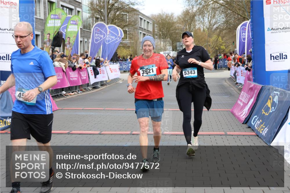 12.04.2026 - 45. Internationalen Wilhelmsburger Insellauf Strokosch-Dieckow http://msf.ph/oto/9477572 12.04.2026 12:57:29 Ziel 3985, 4598, 3921, 5343, 3867, 5500, 5073, 5189 meine-sportfotos.de
