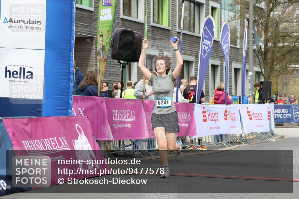 12.04.2026 - 45. Internationalen Wilhelmsburger Insellauf Strokosch-Dieckow http://msf.ph/oto/9477578 12.04.2026 13:30:39 Ziel 5241 meine-sportfotos.de