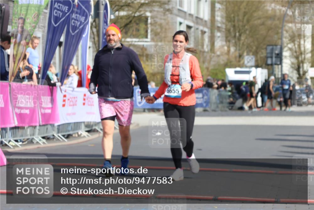 12.04.2026 - 45. Internationalen Wilhelmsburger Insellauf Strokosch-Dieckow http://msf.ph/oto/9477583 12.04.2026 11:38:45 Ziel 5655, 5656 meine-sportfotos.de