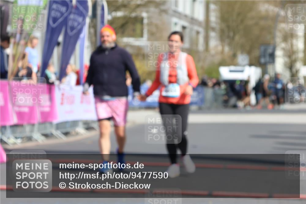 12.04.2026 - 45. Internationalen Wilhelmsburger Insellauf Strokosch-Dieckow http://msf.ph/oto/9477590 12.04.2026 11:38:45 Ziel 5655, 5656 meine-sportfotos.de