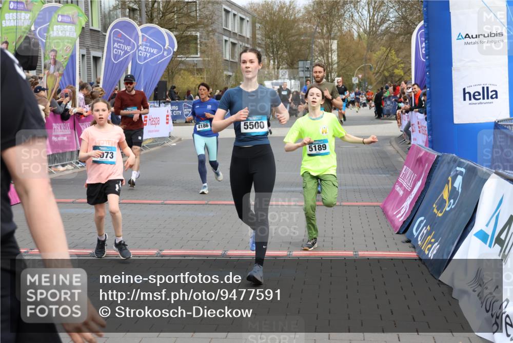 12.04.2026 - 45. Internationalen Wilhelmsburger Insellauf Strokosch-Dieckow http://msf.ph/oto/9477591 12.04.2026 12:57:33 Ziel 3867, 5500, 5073, 5189, 3287, 4186, 4375 meine-sportfotos.de
