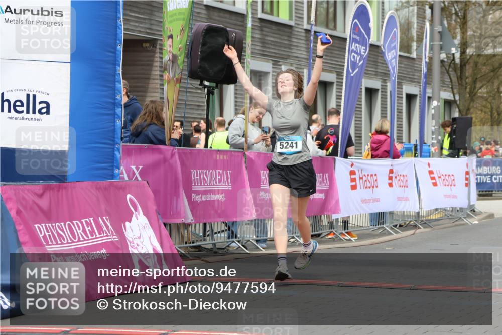 12.04.2026 - 45. Internationalen Wilhelmsburger Insellauf Strokosch-Dieckow http://msf.ph/oto/9477594 12.04.2026 13:30:39 Ziel 5241 meine-sportfotos.de