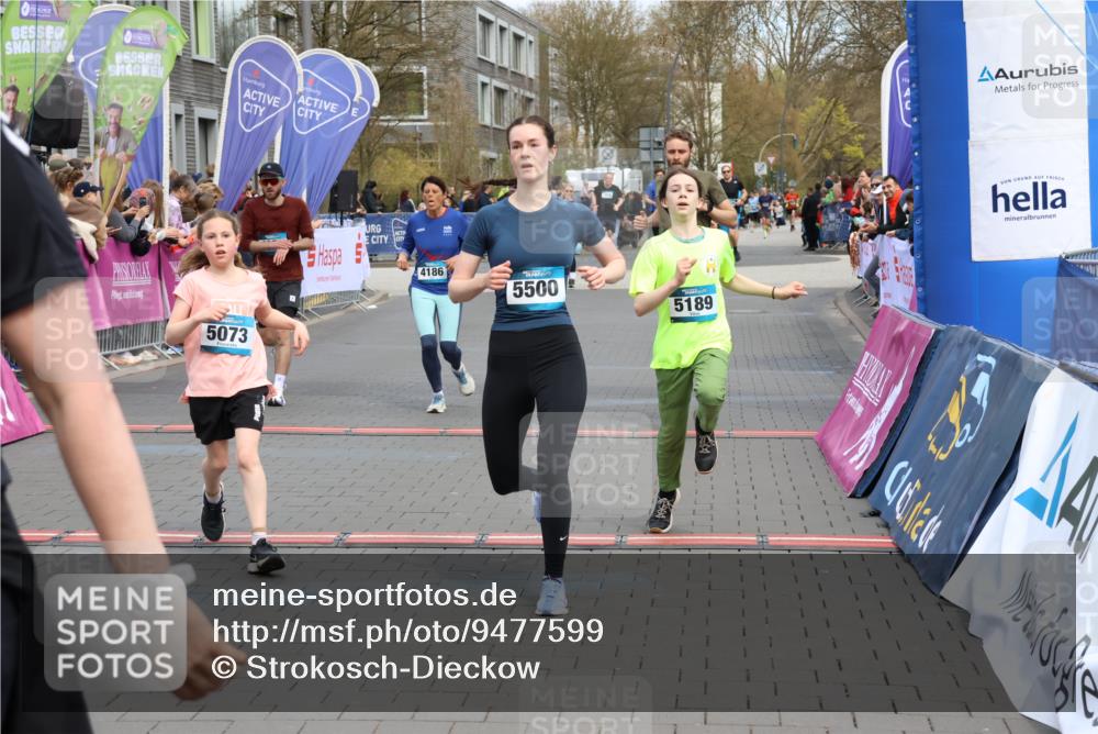 12.04.2026 - 45. Internationalen Wilhelmsburger Insellauf Strokosch-Dieckow http://msf.ph/oto/9477599 12.04.2026 12:57:33 Ziel 3867, 5500, 5073, 5189, 3287, 4186, 4375 meine-sportfotos.de