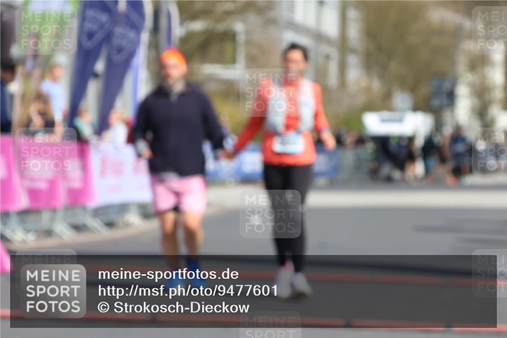 12.04.2026 - 45. Internationalen Wilhelmsburger Insellauf Strokosch-Dieckow http://msf.ph/oto/9477601 12.04.2026 11:38:45 Ziel 5655, 5656 meine-sportfotos.de