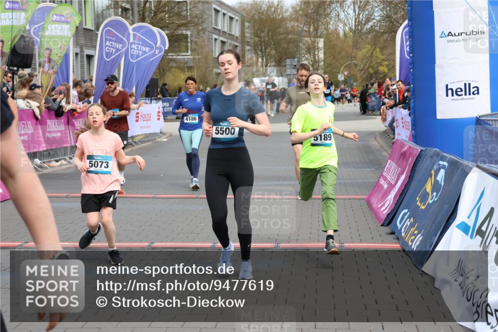 12.04.2026 - 45. Internationalen Wilhelmsburger Insellauf Strokosch-Dieckow http://msf.ph/oto/9477619 12.04.2026 12:57:33 Ziel 3867, 5500, 5073, 5189, 3287, 4186, 4375 meine-sportfotos.de