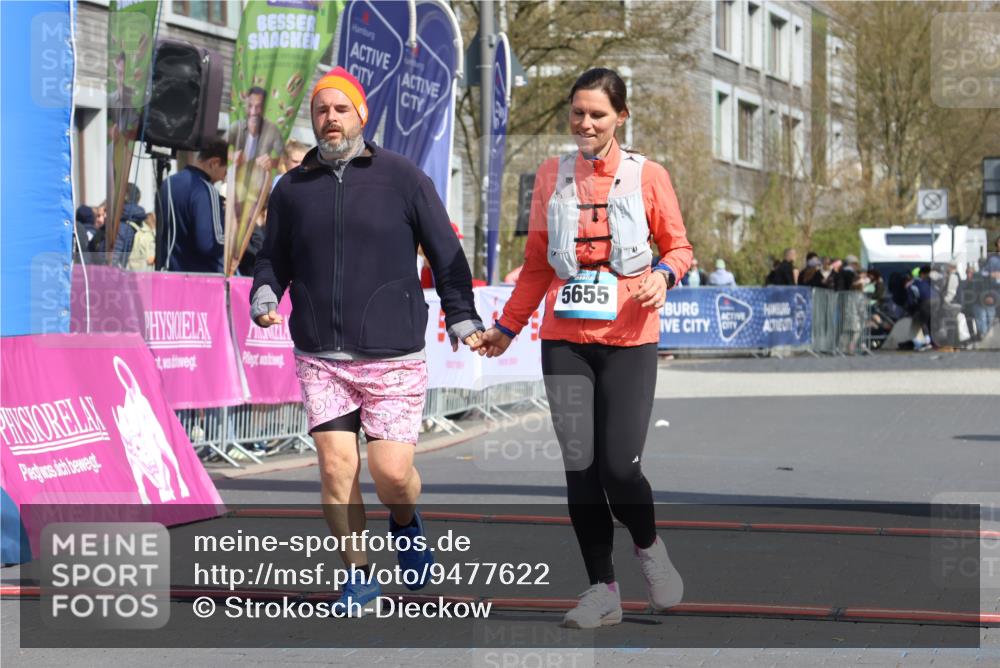 12.04.2026 - 45. Internationalen Wilhelmsburger Insellauf Strokosch-Dieckow http://msf.ph/oto/9477622 12.04.2026 11:38:46 Ziel 5655, 5656 meine-sportfotos.de