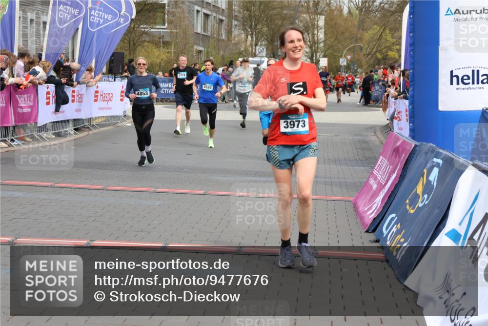 12.04.2026 - 45. Internationalen Wilhelmsburger Insellauf Strokosch-Dieckow http://msf.ph/oto/9477676 12.04.2026 12:57:39 Ziel 3973, 4853, 4569, 2624 meine-sportfotos.de