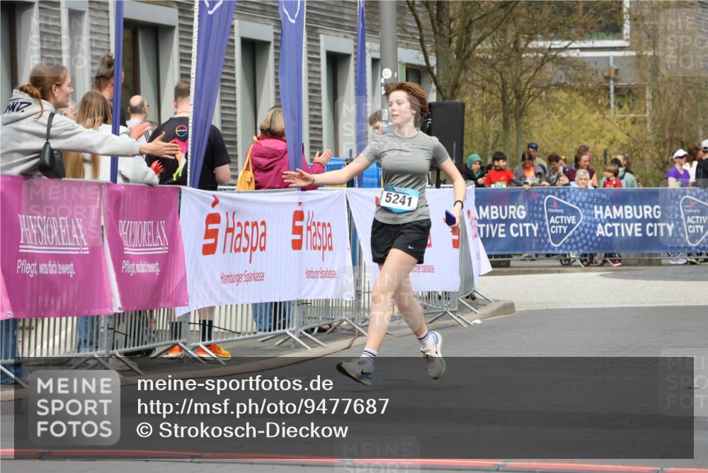 12.04.2026 - 45. Internationalen Wilhelmsburger Insellauf Strokosch-Dieckow http://msf.ph/oto/9477687 12.04.2026 13:30:36 Ziel 5241 meine-sportfotos.de