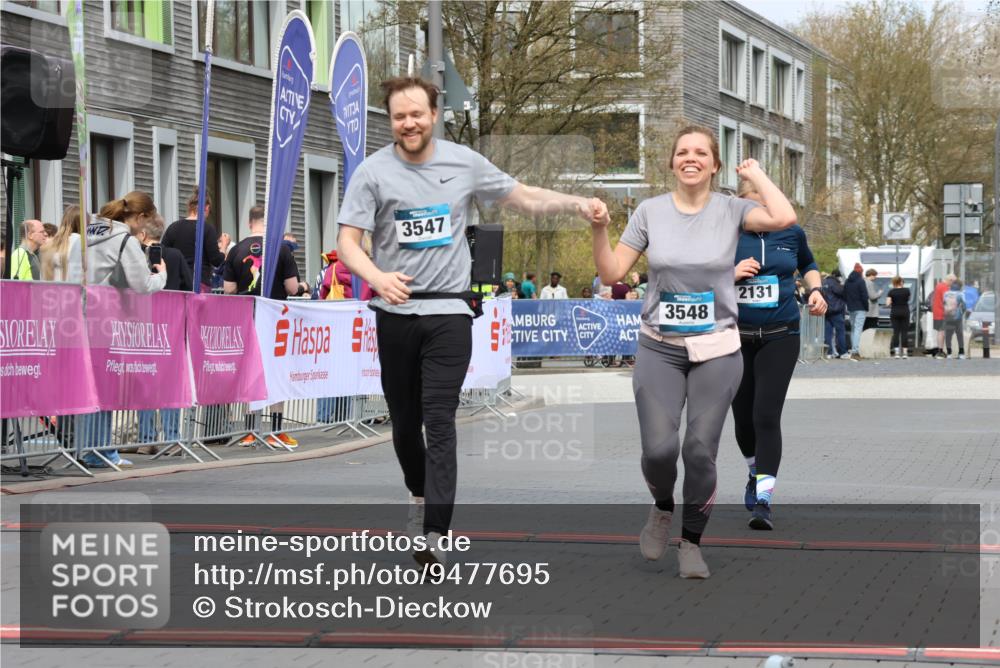 12.04.2026 - 45. Internationalen Wilhelmsburger Insellauf Strokosch-Dieckow http://msf.ph/oto/9477695 12.04.2026 13:30:12 Ziel 3547, 3548, 2131 meine-sportfotos.de