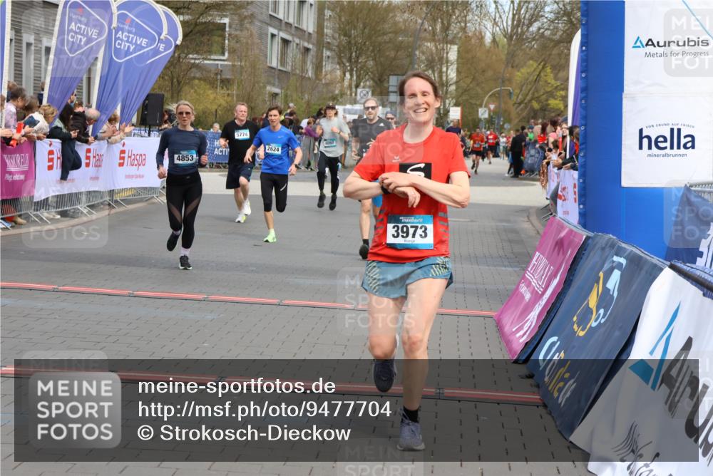 12.04.2026 - 45. Internationalen Wilhelmsburger Insellauf Strokosch-Dieckow http://msf.ph/oto/9477704 12.04.2026 12:57:39 Ziel 3973, 4853, 4569, 2624 meine-sportfotos.de