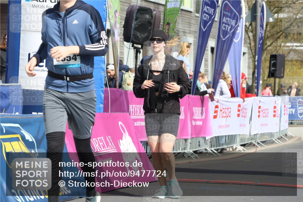 12.04.2026 - 45. Internationalen Wilhelmsburger Insellauf Strokosch-Dieckow http://msf.ph/oto/9477724 12.04.2026 11:39:07 Ziel 3354, 2955 meine-sportfotos.de