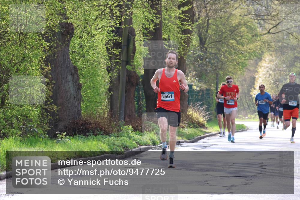 12.04.2026 - 45. Internationalen Wilhelmsburger Insellauf Yannick Fuchs http://msf.ph/oto/9477725 12.04.2026 10:14:10 Laufen 5561, 4492, 4953, 4384, 3963 meine-sportfotos.de