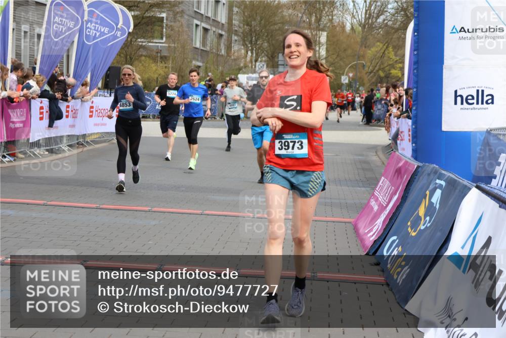 12.04.2026 - 45. Internationalen Wilhelmsburger Insellauf Strokosch-Dieckow http://msf.ph/oto/9477727 12.04.2026 12:57:40 Ziel 3973, 4853, 4569, 2624, 5801, 4097 meine-sportfotos.de