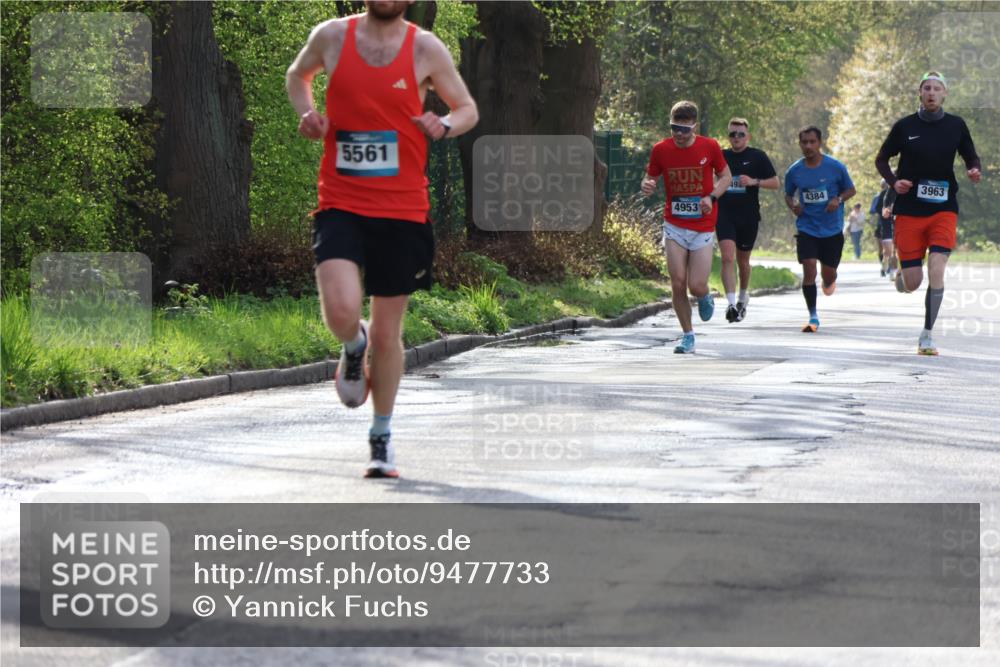 12.04.2026 - 45. Internationalen Wilhelmsburger Insellauf Yannick Fuchs http://msf.ph/oto/9477733 12.04.2026 10:14:12 Laufen 5561, 492, 3963, 4384, 4953 meine-sportfotos.de