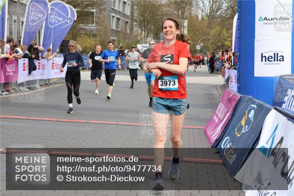 12.04.2026 - 45. Internationalen Wilhelmsburger Insellauf Strokosch-Dieckow http://msf.ph/oto/9477734 12.04.2026 12:57:40 Ziel 3973, 4853, 4569, 2624, 5801, 4097 meine-sportfotos.de
