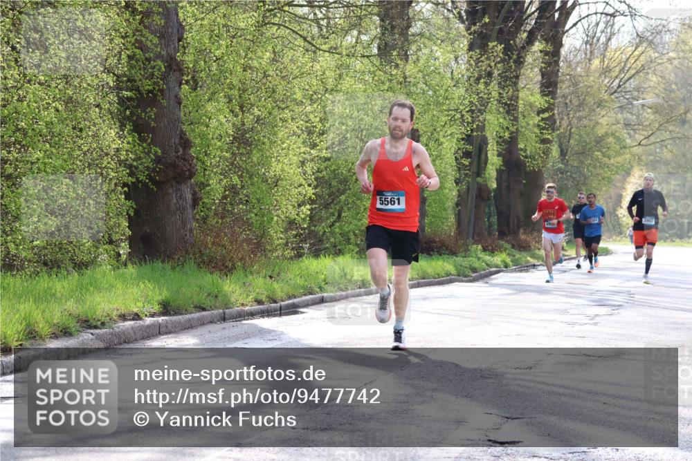 12.04.2026 - 45. Internationalen Wilhelmsburger Insellauf Yannick Fuchs http://msf.ph/oto/9477742 12.04.2026 10:14:13 Laufen 5561, 49, 3963 meine-sportfotos.de