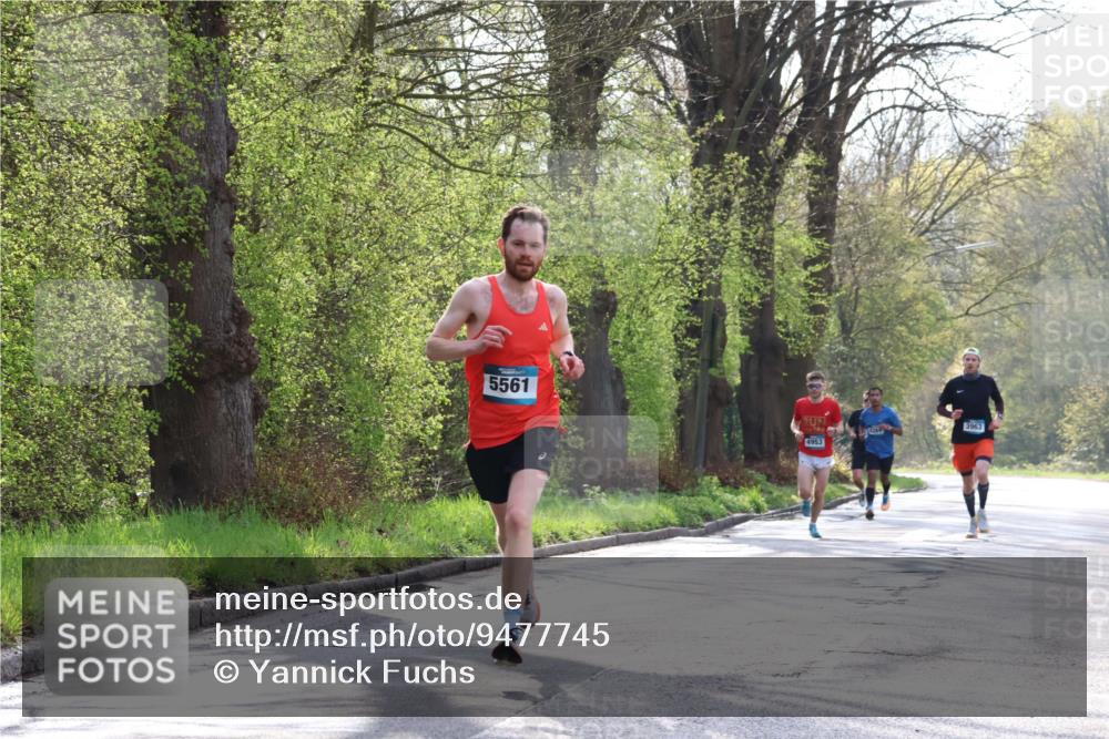 12.04.2026 - 45. Internationalen Wilhelmsburger Insellauf Yannick Fuchs http://msf.ph/oto/9477745 12.04.2026 10:14:14 Laufen 5561, 4953, 3963, 3963 meine-sportfotos.de