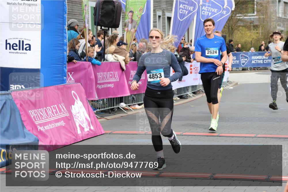 12.04.2026 - 45. Internationalen Wilhelmsburger Insellauf Strokosch-Dieckow http://msf.ph/oto/9477769 12.04.2026 12:57:42 Ziel 3973, 4853, 4569, 2624, 5801, 4097 meine-sportfotos.de