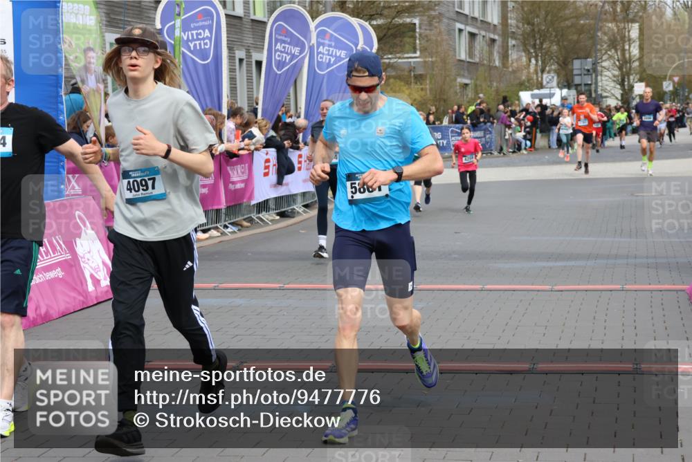 12.04.2026 - 45. Internationalen Wilhelmsburger Insellauf Strokosch-Dieckow http://msf.ph/oto/9477776 12.04.2026 12:57:46 Ziel 4569, 2624, 5801, 4097, 5744, 4524, 4259 meine-sportfotos.de