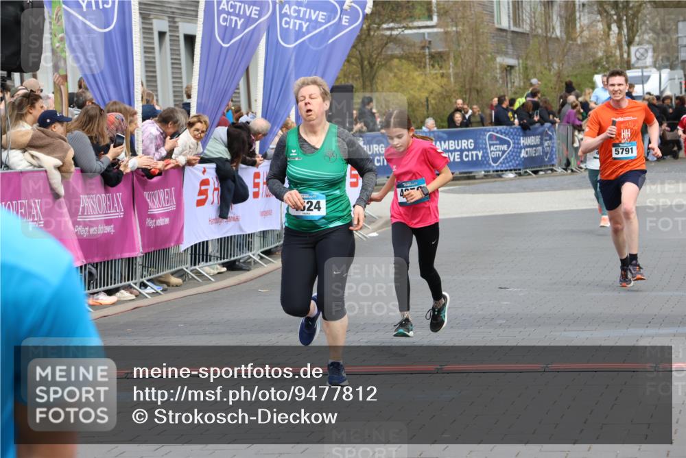 12.04.2026 - 45. Internationalen Wilhelmsburger Insellauf Strokosch-Dieckow http://msf.ph/oto/9477812 12.04.2026 12:57:49 Ziel 5744, 4524, 4259, 5791, 5696, 4740 meine-sportfotos.de
