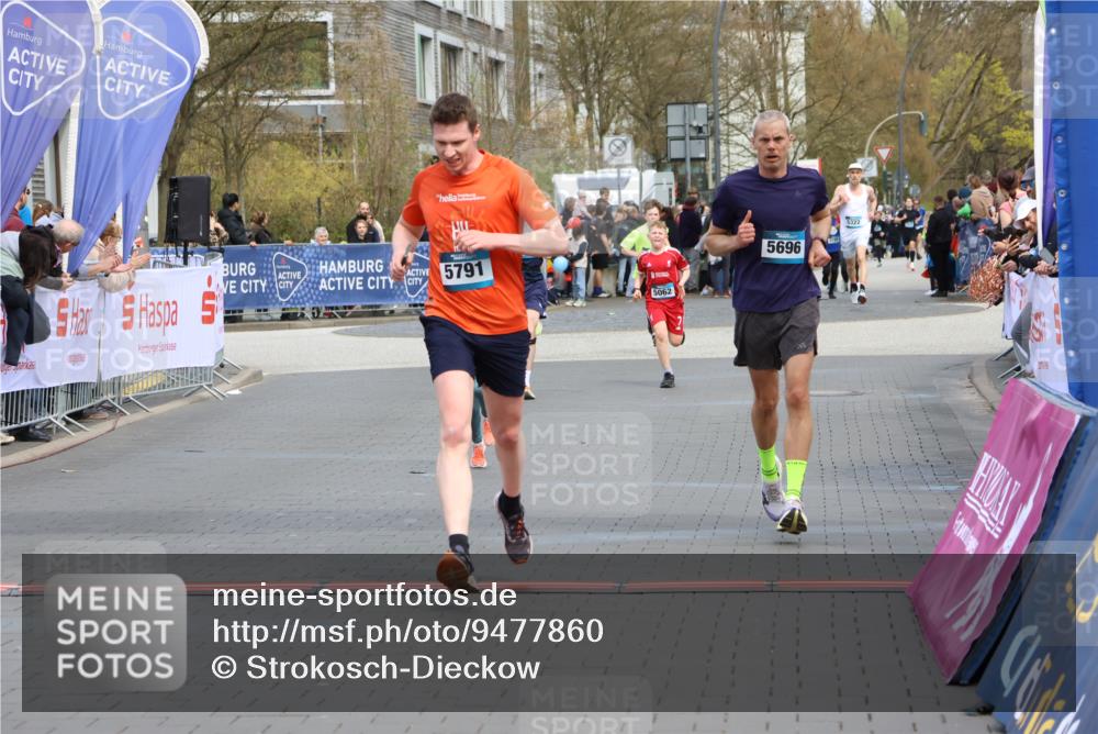 12.04.2026 - 45. Internationalen Wilhelmsburger Insellauf Strokosch-Dieckow http://msf.ph/oto/9477860 12.04.2026 12:57:51 Ziel 5744, 4524, 4259, 5791, 5696, 4740, 4599 meine-sportfotos.de
