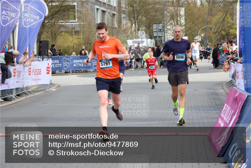 12.04.2026 - 45. Internationalen Wilhelmsburger Insellauf Strokosch-Dieckow http://msf.ph/oto/9477869 12.04.2026 12:57:51 Ziel 5744, 4524, 4259, 5791, 5696, 4740, 4599 meine-sportfotos.de