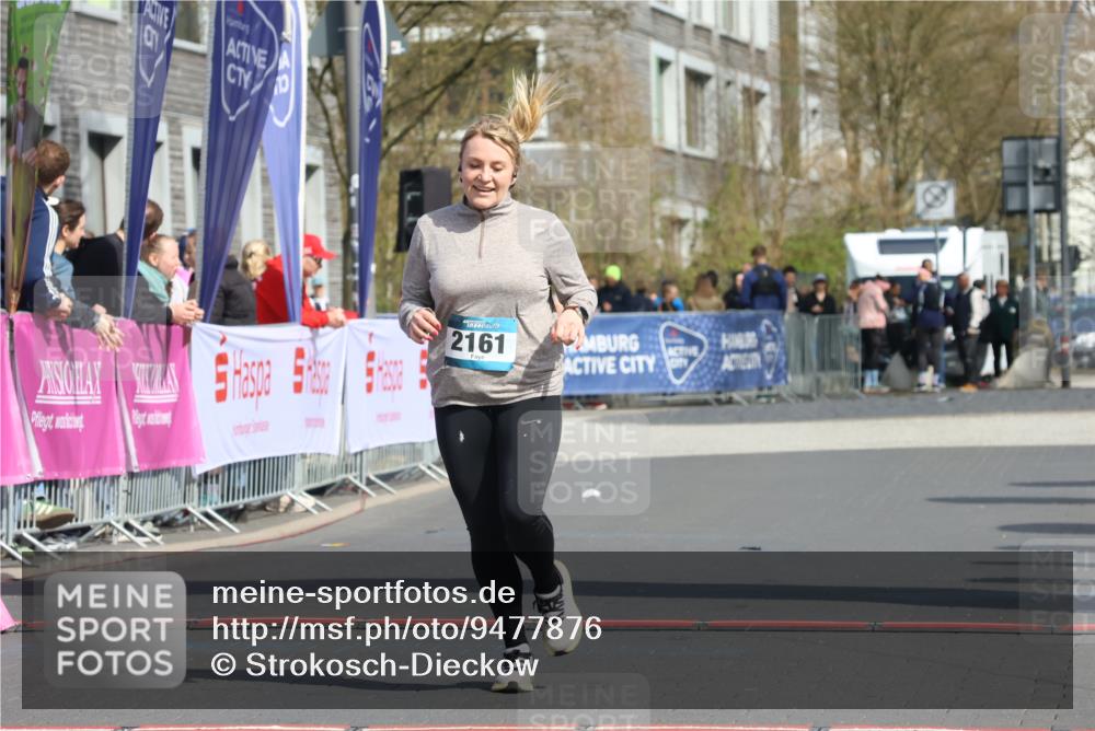 12.04.2026 - 45. Internationalen Wilhelmsburger Insellauf Strokosch-Dieckow http://msf.ph/oto/9477876 12.04.2026 11:40:33 Ziel 2161 meine-sportfotos.de