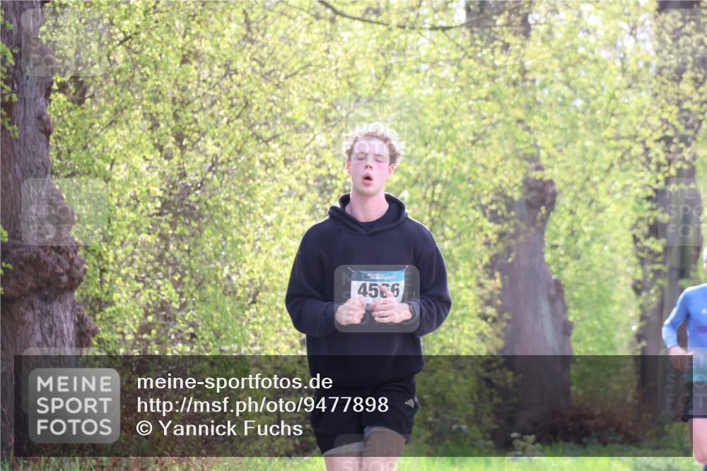 12.04.2026 - 45. Internationalen Wilhelmsburger Insellauf Yannick Fuchs http://msf.ph/oto/9477898 12.04.2026 10:14:36 Laufen 4566 meine-sportfotos.de