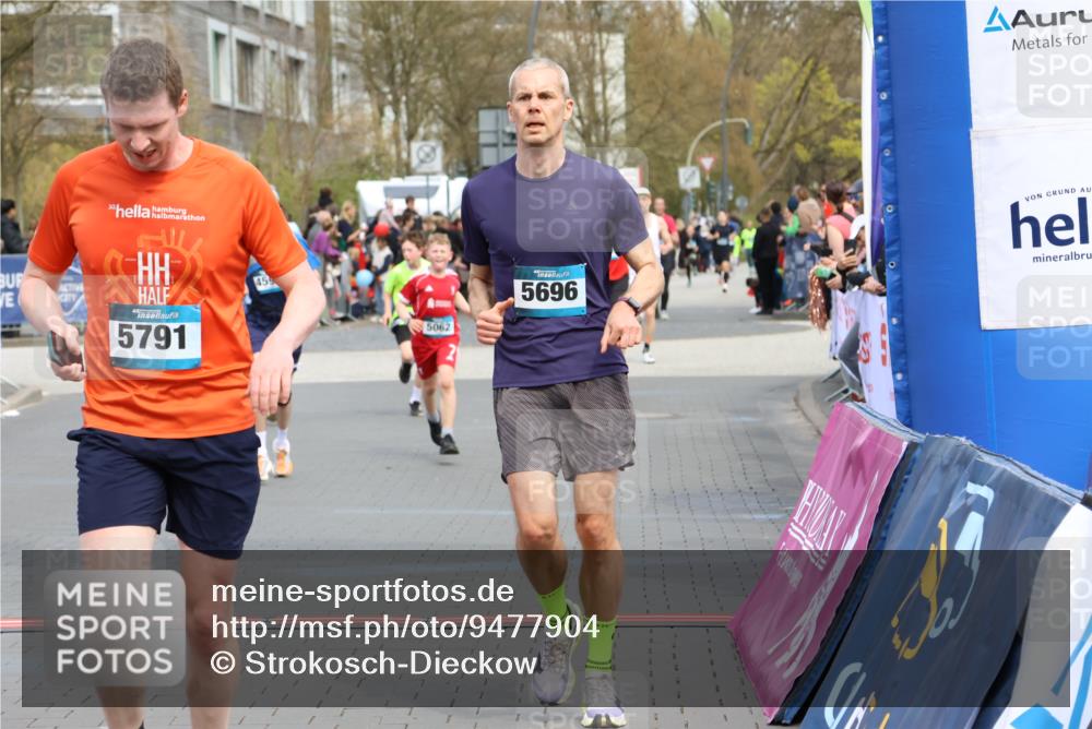 12.04.2026 - 45. Internationalen Wilhelmsburger Insellauf Strokosch-Dieckow http://msf.ph/oto/9477904 12.04.2026 12:57:52 Ziel 4524, 4259, 5791, 5696, 4740, 4599, 5062, 4851, 5172, 4959 meine-sportfotos.de