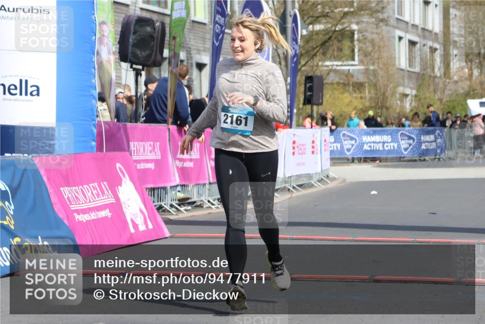 12.04.2026 - 45. Internationalen Wilhelmsburger Insellauf Strokosch-Dieckow http://msf.ph/oto/9477911 12.04.2026 11:40:34 Ziel 2161 meine-sportfotos.de
