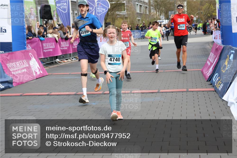 12.04.2026 - 45. Internationalen Wilhelmsburger Insellauf Strokosch-Dieckow http://msf.ph/oto/9477952 12.04.2026 12:57:56 Ziel 5696, 4740, 4599, 5062, 4851, 5172, 4959, 5322 meine-sportfotos.de