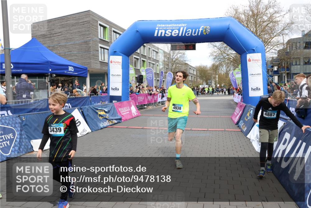 12.04.2026 - 45. Internationalen Wilhelmsburger Insellauf Strokosch-Dieckow http://msf.ph/oto/9478138 12.04.2026 12:58:16 Ziel 4938, 3213, 2447 meine-sportfotos.de