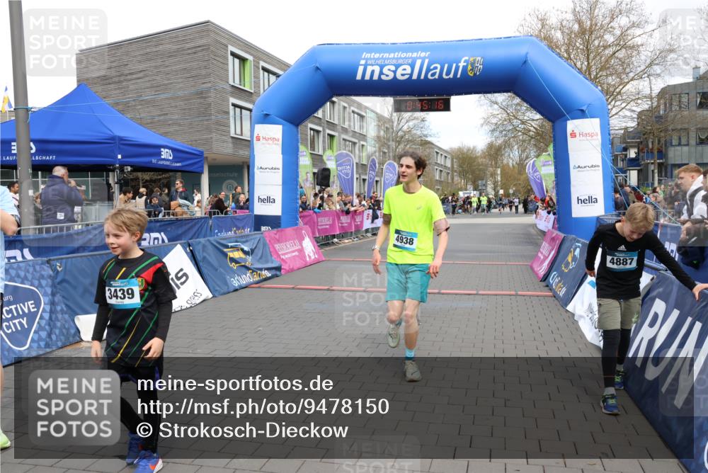 12.04.2026 - 45. Internationalen Wilhelmsburger Insellauf Strokosch-Dieckow http://msf.ph/oto/9478150 12.04.2026 12:58:16 Ziel 4938, 3213, 2447 meine-sportfotos.de