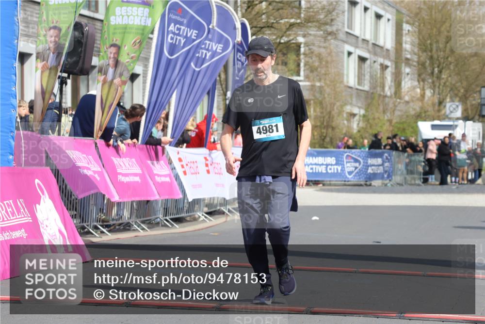 12.04.2026 - 45. Internationalen Wilhelmsburger Insellauf Strokosch-Dieckow http://msf.ph/oto/9478153 12.04.2026 11:41:13 Ziel 4981 meine-sportfotos.de