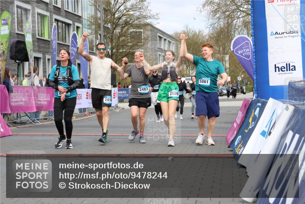 12.04.2026 - 45. Internationalen Wilhelmsburger Insellauf Strokosch-Dieckow http://msf.ph/oto/9478244 12.04.2026 13:29:48 Ziel 2650, 2340, 5861, 2509, 2483, 2616, 5535, 5536, 5539 meine-sportfotos.de