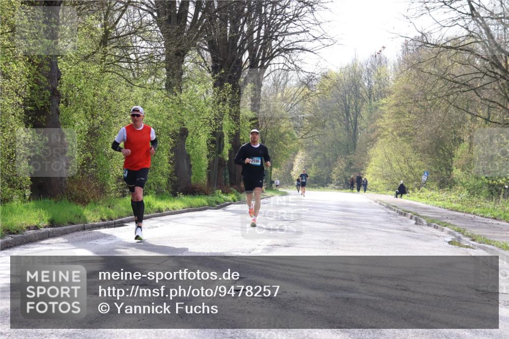 12.04.2026 - 45. Internationalen Wilhelmsburger Insellauf Yannick Fuchs http://msf.ph/oto/9478257 12.04.2026 10:15:23 Laufen 2595 meine-sportfotos.de