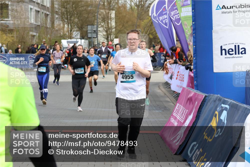 12.04.2026 - 45. Internationalen Wilhelmsburger Insellauf Strokosch-Dieckow http://msf.ph/oto/9478493 12.04.2026 12:58:32 Ziel 5214, 4955, 3396, 5228, 5689, 2771, 5687 meine-sportfotos.de
