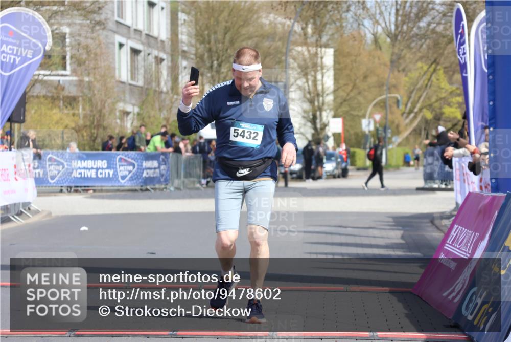 12.04.2026 - 45. Internationalen Wilhelmsburger Insellauf Strokosch-Dieckow http://msf.ph/oto/9478602 12.04.2026 11:42:58 Ziel 5432 meine-sportfotos.de