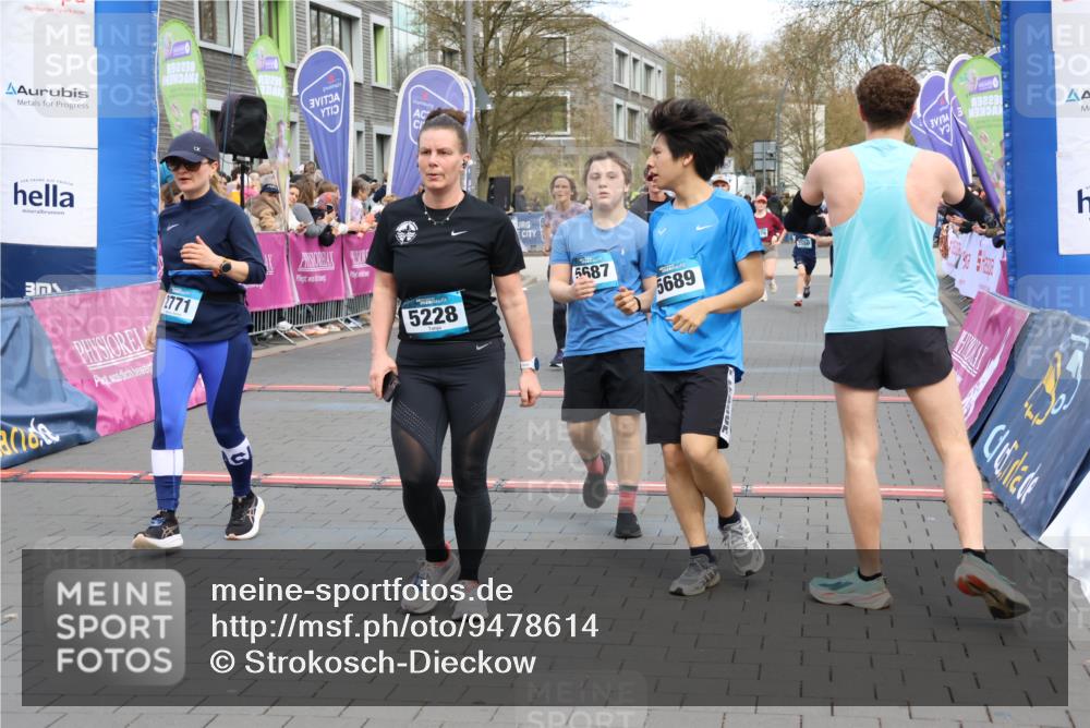 12.04.2026 - 45. Internationalen Wilhelmsburger Insellauf Strokosch-Dieckow http://msf.ph/oto/9478614 12.04.2026 12:58:37 Ziel 3396, 5228, 5689, 2771, 5687, 2058, 3152, 4535, 5260, 2493, 2550 meine-sportfotos.de
