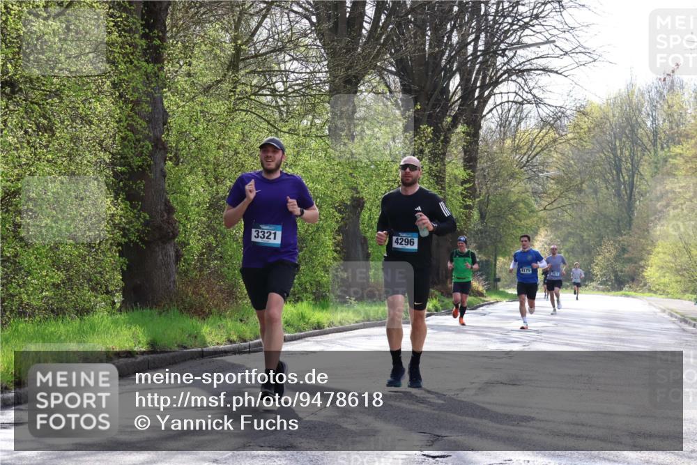 12.04.2026 - 45. Internationalen Wilhelmsburger Insellauf Yannick Fuchs http://msf.ph/oto/9478618 12.04.2026 10:16:07 Laufen 3321, 4296, 4175, 3812 meine-sportfotos.de