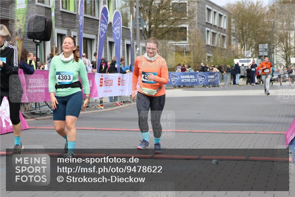 12.04.2026 - 45. Internationalen Wilhelmsburger Insellauf Strokosch-Dieckow http://msf.ph/oto/9478622 12.04.2026 13:29:29 Ziel 4303, 4302, 4304 meine-sportfotos.de
