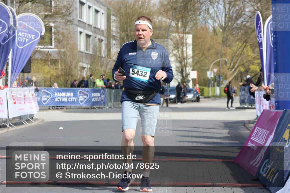 12.04.2026 - 45. Internationalen Wilhelmsburger Insellauf Strokosch-Dieckow http://msf.ph/oto/9478625 12.04.2026 11:42:59 Ziel 5432 meine-sportfotos.de