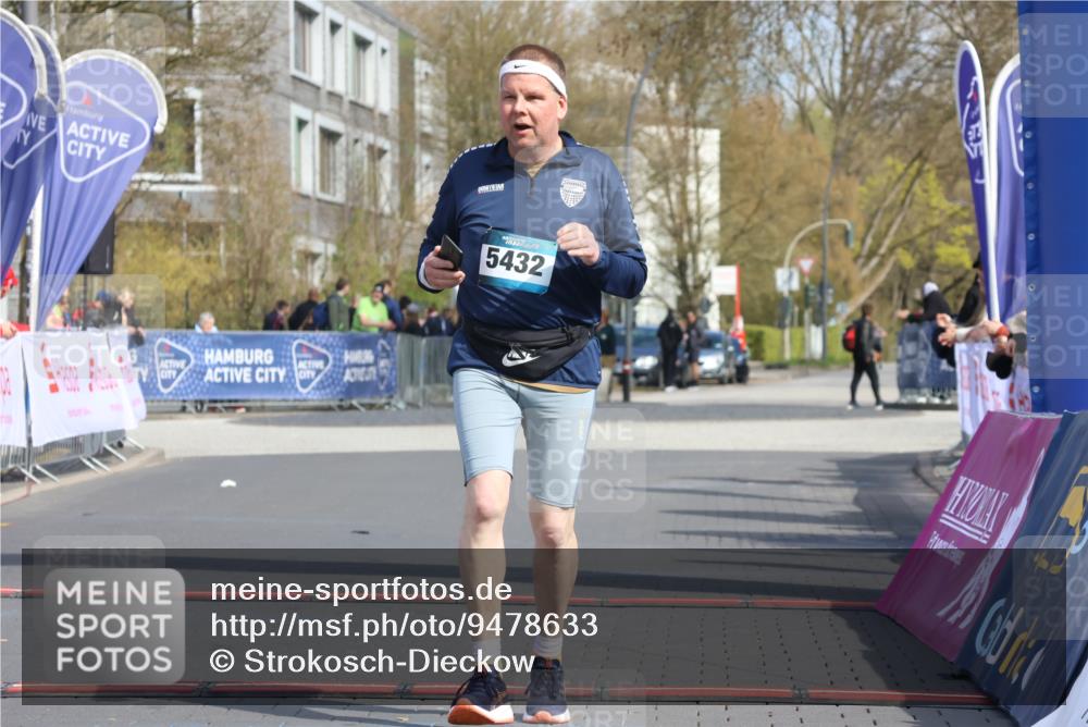 12.04.2026 - 45. Internationalen Wilhelmsburger Insellauf Strokosch-Dieckow http://msf.ph/oto/9478633 12.04.2026 11:42:59 Ziel 5432 meine-sportfotos.de