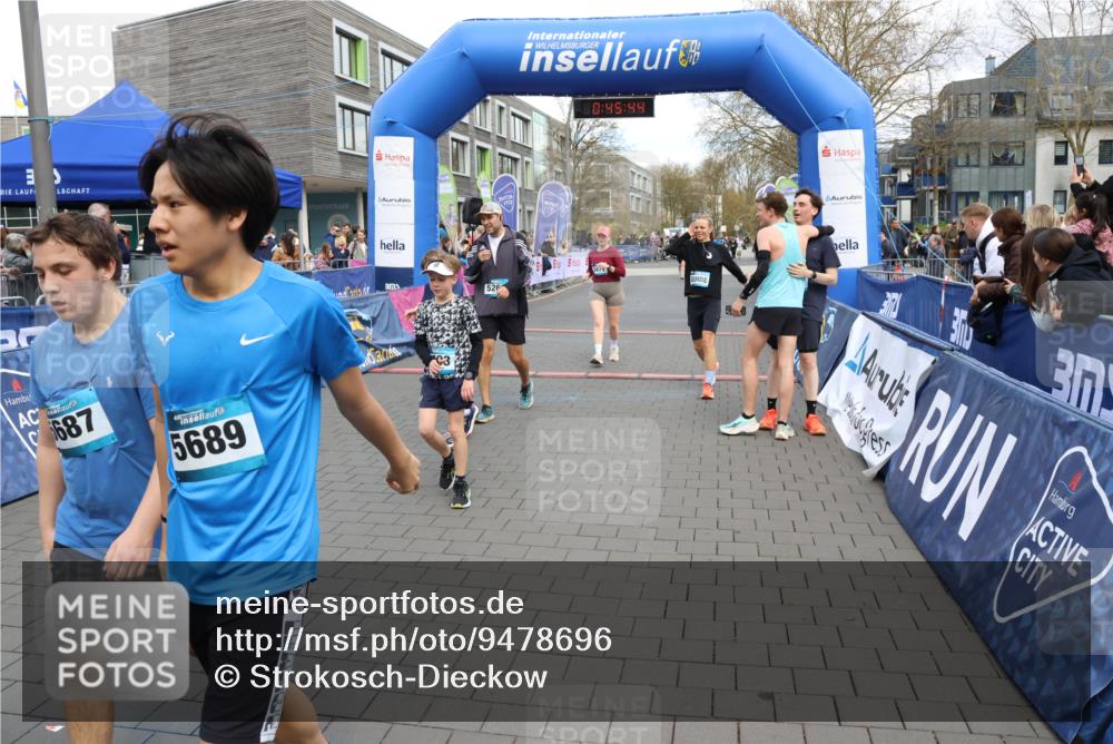12.04.2026 - 45. Internationalen Wilhelmsburger Insellauf Strokosch-Dieckow http://msf.ph/oto/9478696 12.04.2026 12:58:43 Ziel 3152, 4535, 5260, 2493, 2550, 3479 meine-sportfotos.de