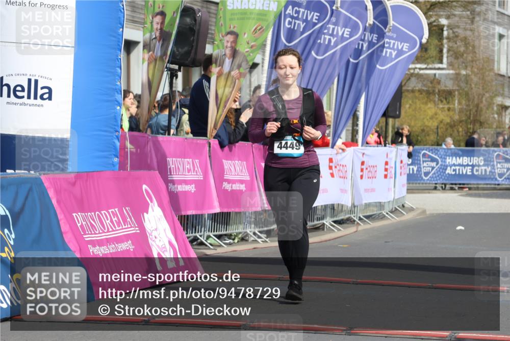 12.04.2026 - 45. Internationalen Wilhelmsburger Insellauf Strokosch-Dieckow http://msf.ph/oto/9478729 12.04.2026 11:43:15 Ziel  meine-sportfotos.de