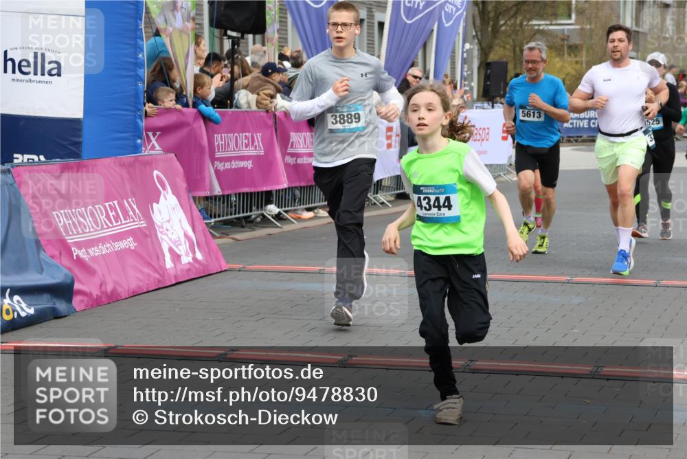 12.04.2026 - 45. Internationalen Wilhelmsburger Insellauf Strokosch-Dieckow http://msf.ph/oto/9478830 12.04.2026 12:58:57 Ziel 4344, 3889, 3309, 5613, 3525, 5422, 3088 meine-sportfotos.de