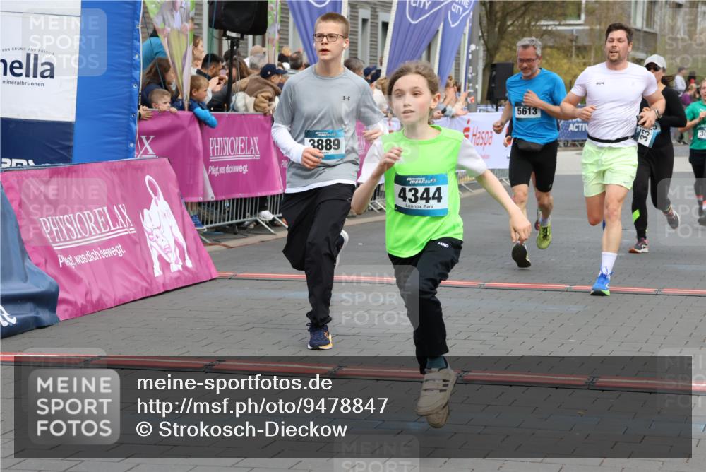 12.04.2026 - 45. Internationalen Wilhelmsburger Insellauf Strokosch-Dieckow http://msf.ph/oto/9478847 12.04.2026 12:58:57 Ziel 4344, 3889, 3309, 5613, 3525, 5422, 3088 meine-sportfotos.de